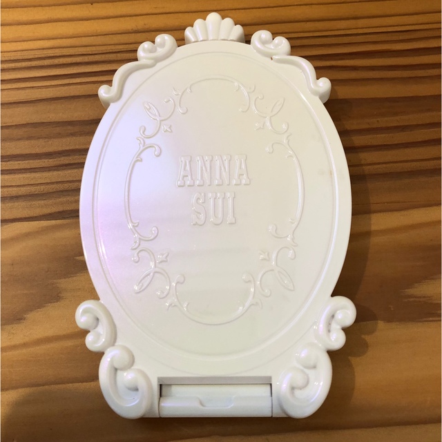 ANNA SUI(アナスイ)の限定品　アナスイ リミテッドビューティーミラー　パールホワイト レディースのファッション小物(ミラー)の商品写真