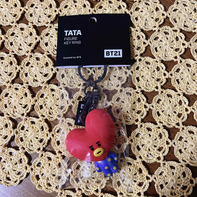 BTS BT21 公式　tata テヒョン キーホルダー　フィギュアキーリング エンタメ/ホビーのタレントグッズ(アイドルグッズ)の商品写真