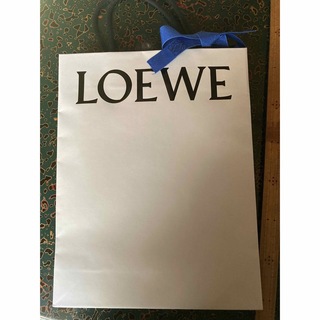 ロエベ(LOEWE)のロエベ　ショップバッグ　紙袋　リボン付き(ショップ袋)