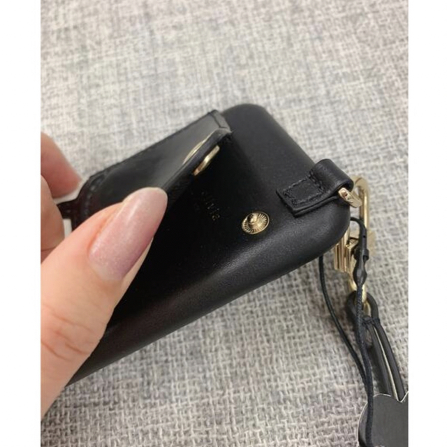 Alice+Olivia(アリスアンドオリビア)の専用Alice Olivia  スマホケース カード入れ付 新品 スマホ/家電/カメラのスマホアクセサリー(iPhoneケース)の商品写真