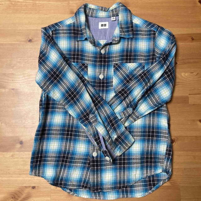 UNIQLO(ユニクロ)のネルシャツ　130 キッズ/ベビー/マタニティのキッズ服男の子用(90cm~)(ブラウス)の商品写真