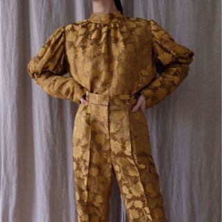 マメ(mame)のERiKO KATORi flower jaquard puffsleeve (シャツ/ブラウス(長袖/七分))