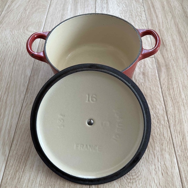 LE CREUSET(ルクルーゼ)のル・クルーゼ　ココット･ロンド　16cm インテリア/住まい/日用品のキッチン/食器(鍋/フライパン)の商品写真