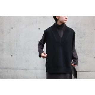 アンユーズド(UNUSED)の【ss+さん専用】　UNUSED 18AW オーバーサイズニットベスト(ニット/セーター)