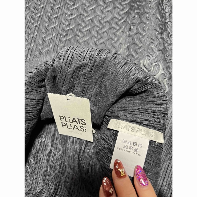 PLEATS PLEASE ISSEY MIYAKE(プリーツプリーズイッセイミヤケ)のPLEATS PLEASE  CABLE STITCH トップス   レディースのトップス(カットソー(半袖/袖なし))の商品写真