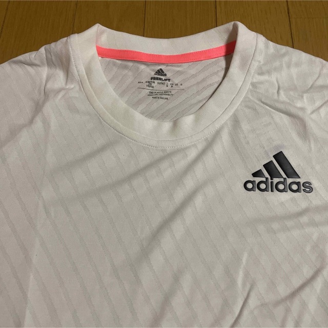 adidas(アディダス)の新品 adidasテニス フリーリフト 半袖Tシャツ ホワイト Mサイズ スポーツ/アウトドアのテニス(ウェア)の商品写真