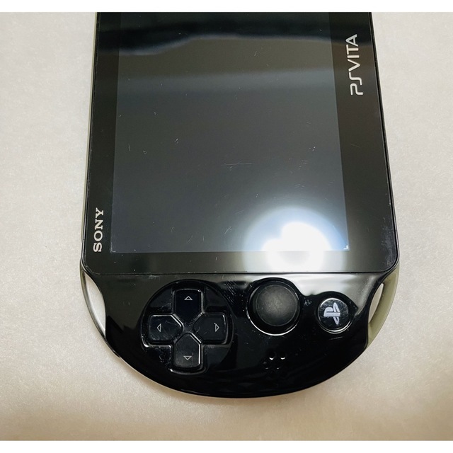 PlayStation Vita(プレイステーションヴィータ)のPSVita PCH-2000ZA16  カーキブラック本体 動作確認済み エンタメ/ホビーのゲームソフト/ゲーム機本体(家庭用ゲーム機本体)の商品写真