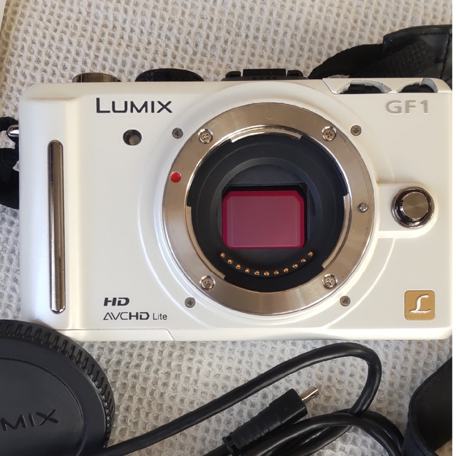 Panasonic(パナソニック)のPanasonic　LUMIX　GF1　本体のみ　ジャンク品 スマホ/家電/カメラのカメラ(ミラーレス一眼)の商品写真