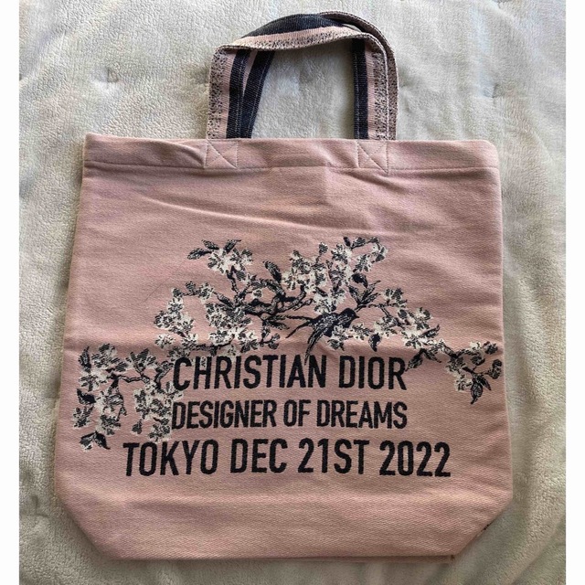 Christian Dior(クリスチャンディオール)のDior展　トートバッグ　限定　クリスチャン・ディオール レディースのバッグ(トートバッグ)の商品写真