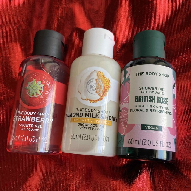 THE BODY SHOP(ザボディショップ)の【値下げ】ザボディショップ シャワージェル お試しサイズ3点 コスメ/美容のボディケア(ボディソープ/石鹸)の商品写真