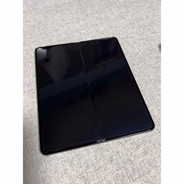 Galaxy(ギャラクシー)の美品 GALAXY Z Fold 4 256GB SIMフリー カバー付き スマホ/家電/カメラのスマートフォン/携帯電話(スマートフォン本体)の商品写真