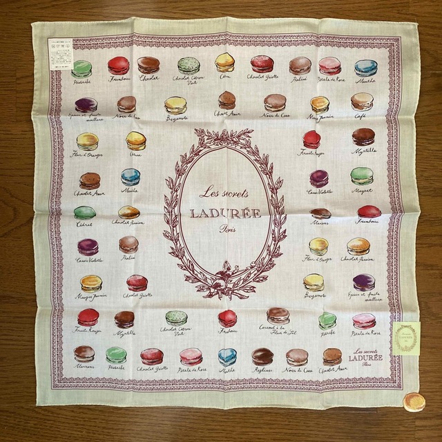 LADUREE(ラデュレ)のラデュレ　ハンカチ　マカロン　グリーン レディースのファッション小物(ハンカチ)の商品写真