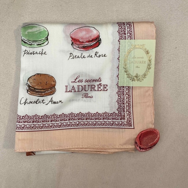 LADUREE(ラデュレ)のラデュレ　ハンカチ　マカロン　ピンク レディースのファッション小物(ハンカチ)の商品写真
