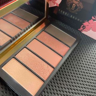 ボビイブラウン(BOBBI BROWN)のボビィブラウン　ペタルアイシャドウパレット(アイシャドウ)