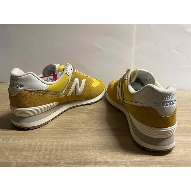 New Balance(ニューバランス)の未使用 ニューバランス U574RC2 D イエロー(黄) 27.5cm メンズの靴/シューズ(スニーカー)の商品写真