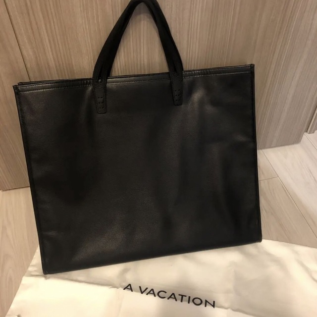 ほぼ未使用　A VACATION 黒バック