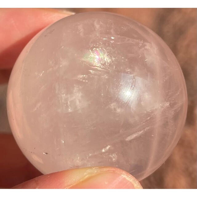 ローズクォーツ クリスタル 虹入 丸玉 紅水晶 紅石英 薔薇石英 天然石 置物