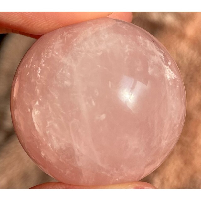 ローズクォーツ クリスタル 虹入 丸玉 紅水晶 紅石英 薔薇石英 天然石 置物