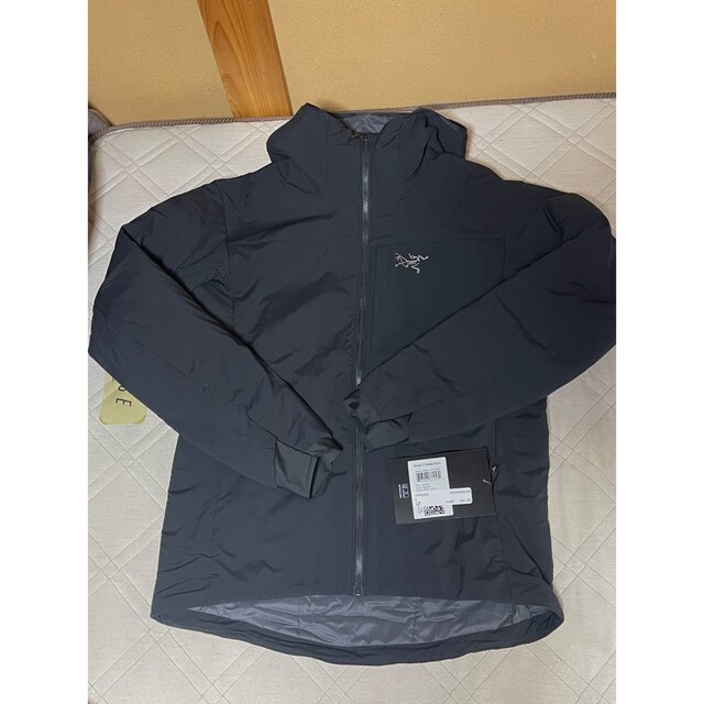 ARC'TERYX(アークテリクス)の【新品】アークテリクス Proton LT Hoody ブラック Mサイズ メンズのメンズ その他(その他)の商品写真