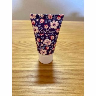 キャスキッドソン(Cath Kidston)のキャスキッドソン ハンドクリーム ホワイトクローバー&抹茶の香り(ハンドクリーム)