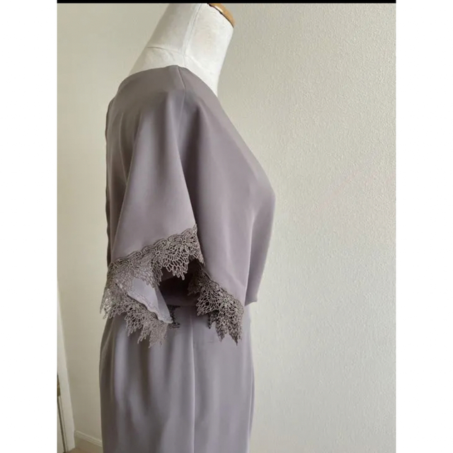 AIMER(エメ)のAIMER⭐︎ケミカルレースブレード袖ブラウジングIラインドレス レディースのフォーマル/ドレス(ミディアムドレス)の商品写真