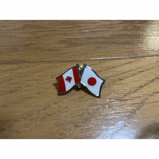 日本 カナダ ピンバッジ 国旗(バッジ/ピンバッジ)