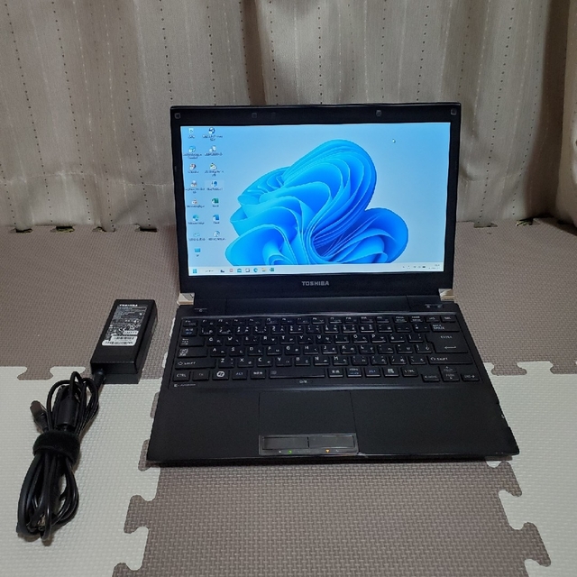 SSDで高速起動！ 東芝ノートパソコン 軽量モバイルタイプ Office入り ...