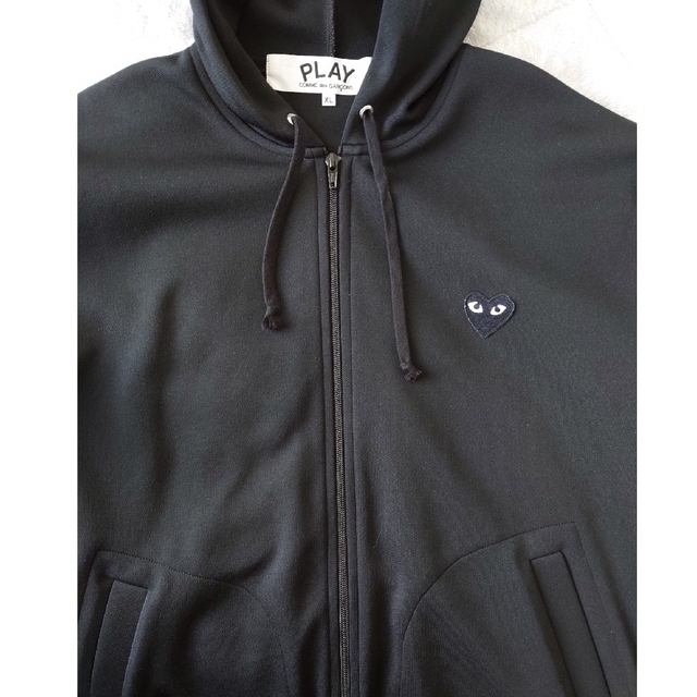 PLAY COMME des GARCONS プレイ コムデギャルソン パーカー 上品 5040