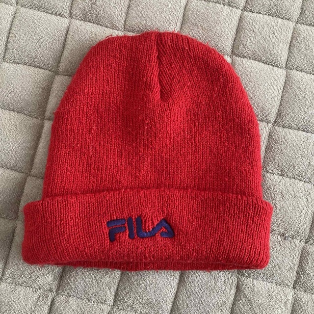 kids FILA ニット帽　55㎝〜57㎝　赤 | フリマアプリ ラクマ