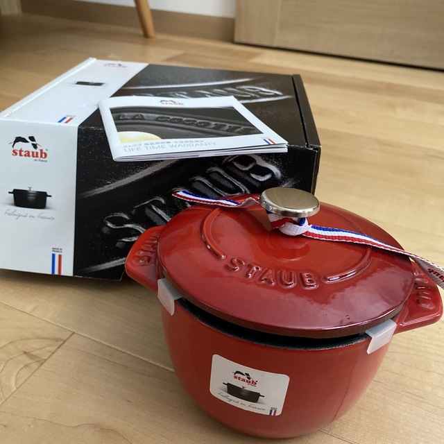 STAUB(ストウブ)のぐりぶー。様専用　ストウブ ラ ココットde GOHAN  S チェリー インテリア/住まい/日用品のキッチン/食器(鍋/フライパン)の商品写真