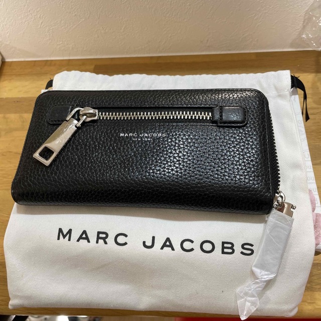 MARC JACOBS 長財布ラウンドファスナー