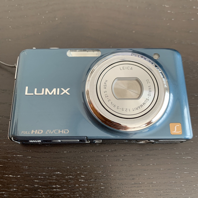 Panasonic(パナソニック)のPanasonic LUMIX DMC-FX77 スマホ/家電/カメラのカメラ(コンパクトデジタルカメラ)の商品写真