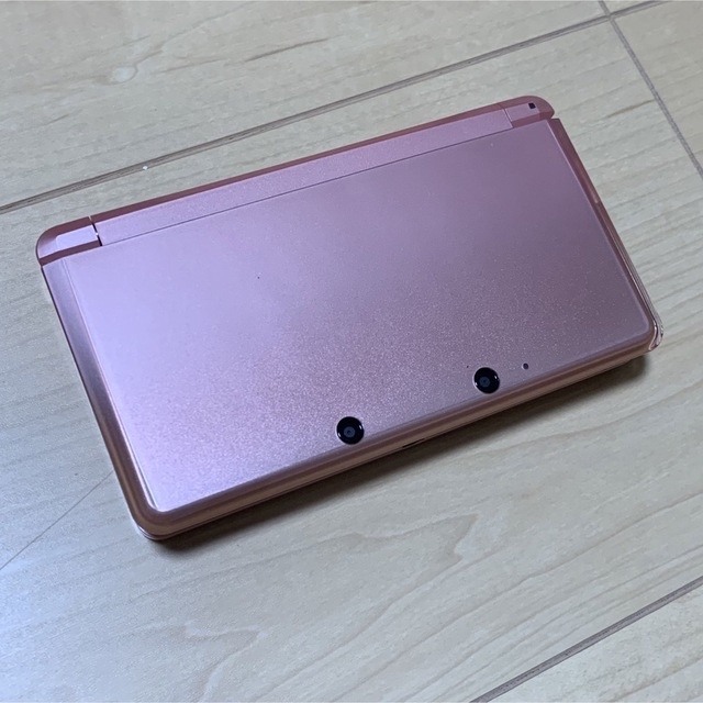 ニンテンドー3DS(ニンテンドー3DS)のニンテンドー3DS 本体　ピンク エンタメ/ホビーのゲームソフト/ゲーム機本体(携帯用ゲーム機本体)の商品写真