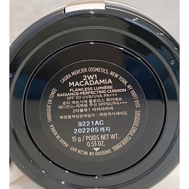 laura mercier(ローラメルシエ)のローラメルシエフローレスルミエールラディアンスパーフェクティングクッション2W1 コスメ/美容のベースメイク/化粧品(ファンデーション)の商品写真