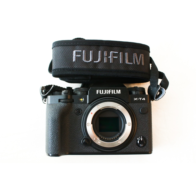 富士フイルム(フジフイルム)のFUJIFILM X-T4 ボディ ブラック スマホ/家電/カメラのカメラ(ミラーレス一眼)の商品写真