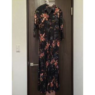 ザラ(ZARA)の●専用●ZARA　ワンピース　xs(ロングワンピース/マキシワンピース)