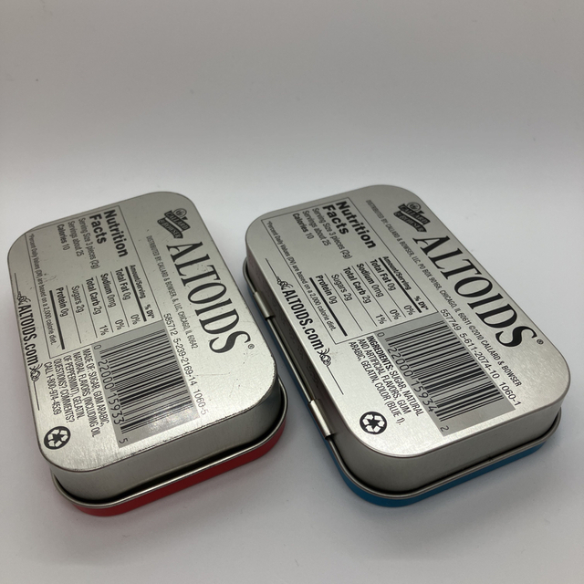 色々な ALTOIDS 空き缶