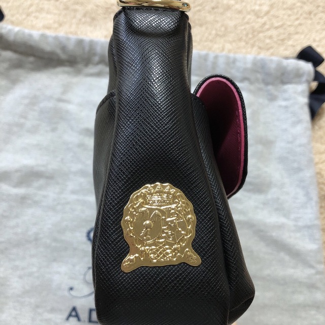 美品 A.D.M.J ショルダーバッグ ポシェット 斜め掛け 牛革 admj