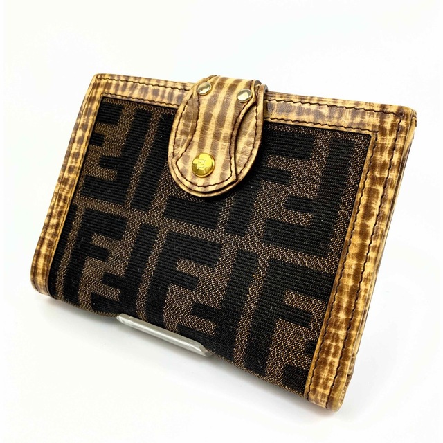 【美品】FENDI フェンディ　二つ折り財布　黒　ズッキーノ　ズッカ　コンパクト