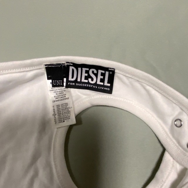 DIESEL(ディーゼル)の洗練されたデザイン　DIESEL　KIDS　ベビーギフトセット　ロゴ　3M キッズ/ベビー/マタニティのベビー服(~85cm)(ロンパース)の商品写真