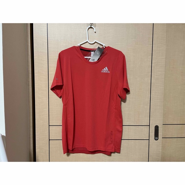 adidas(アディダス)の新品 アディダス ランニングウェア 半袖 TシャツメンズM 赤 H45133 メンズのトップス(Tシャツ/カットソー(半袖/袖なし))の商品写真