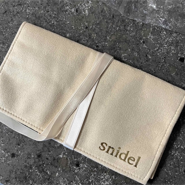 SNIDEL(スナイデル)の♥︎スナイデル　ブラシケース♥︎ レディースのファッション小物(ポーチ)の商品写真