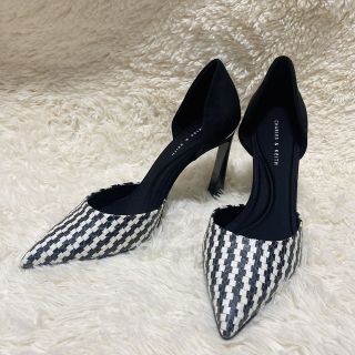 チャールズアンドキース(Charles and Keith)の極美品❤︎charles & keith ハイヒール　黒×白　ポインテッドトゥ(ハイヒール/パンプス)