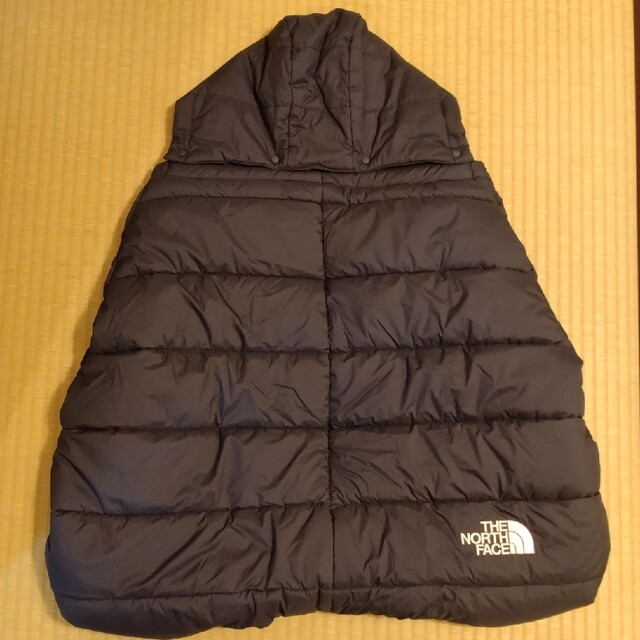 THE NORTH FACE(ザノースフェイス)の【yuuu様専用】ノースフェイス　ベビーカーケープ キッズ/ベビー/マタニティの外出/移動用品(ベビーカー用アクセサリー)の商品写真