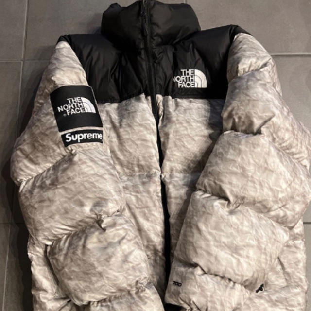 SUPREME TNF White Paper Print 紙ヌプシ　M