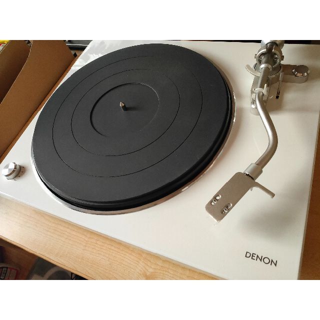 DENON レコードプレーヤーDP-400（白）