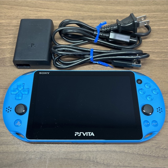 PlayStation Vita(プレイステーションヴィータ)の★2個セット★ PlayStation Vita シルバー、アクアブルー エンタメ/ホビーのゲームソフト/ゲーム機本体(携帯用ゲーム機本体)の商品写真