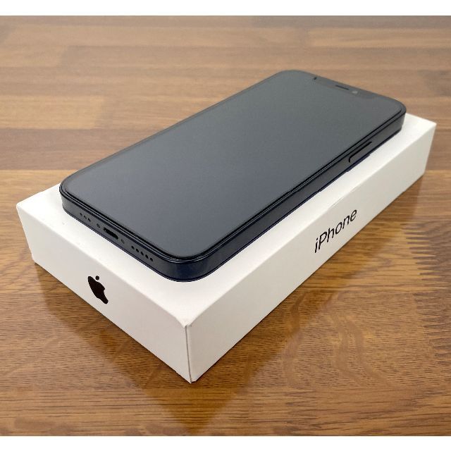 Apple(アップル)のApple iPhone12 64GB black スマホ/家電/カメラのスマートフォン/携帯電話(スマートフォン本体)の商品写真