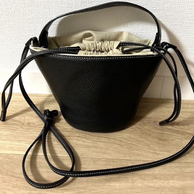 期間限定セール早い者勝ち！ayako bag pottery bag black約29㎝ストラップ