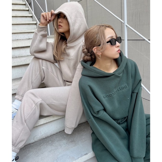 新品未使用  FEAR OF GOD ロゴレターエンボスデザイン パーカー